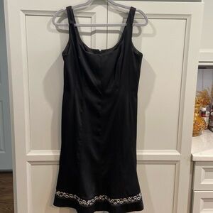 Jones Wear Dress Black sleeveless Size 12 with black and silver jewels